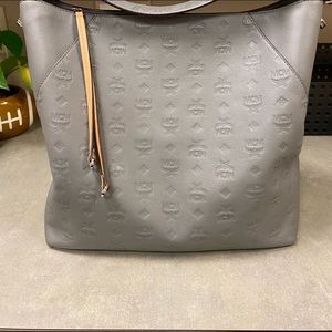 MCM large Klara hobo